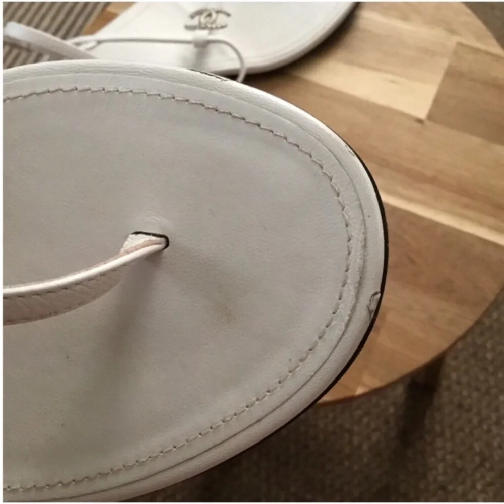 CHANEL - Picture 14 of 15